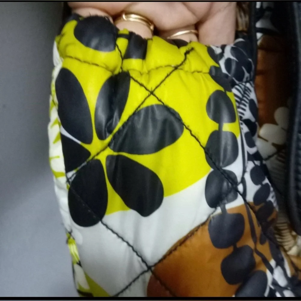 EUC Vera Bradley Women's Laptop, Messenger Crossbody Bag, Magnetic Closure